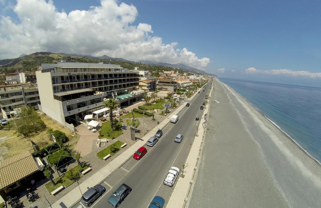 Main Palace Hotel Roccalumera Kültér fotó